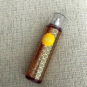 Tokyo Lotus & Apple Blossom